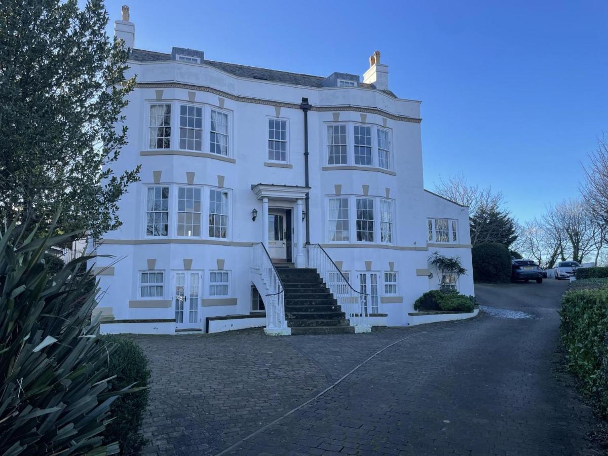 Ferienwohnung Stunning 2-Bed-2Bath Apt In Whitby With Parking Exterior foto